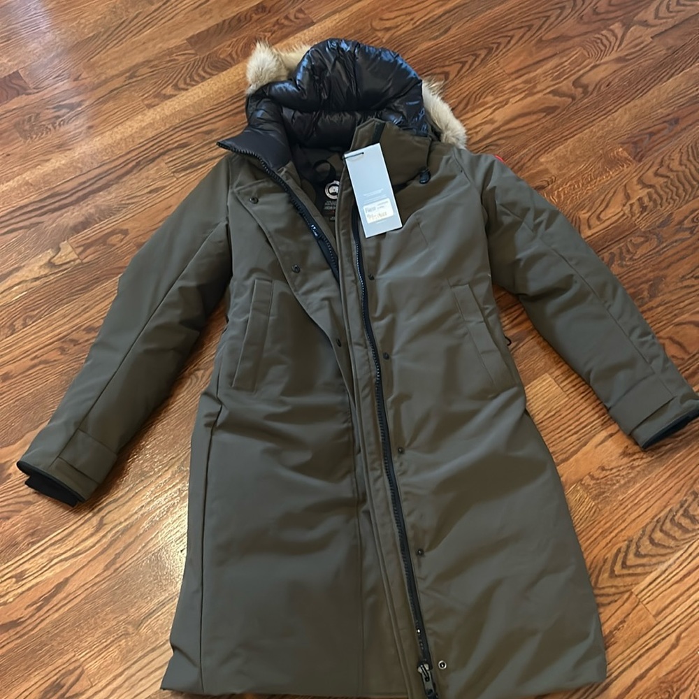 NWT Canada Goose Sherbrooke Fur Trim Hooded Parka In Military Green Size M